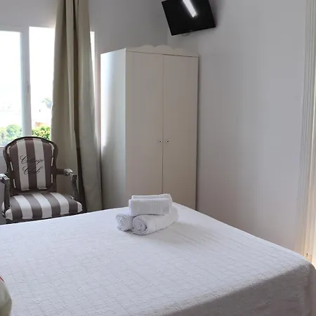 Casa Dia Y Noche מלון 2*