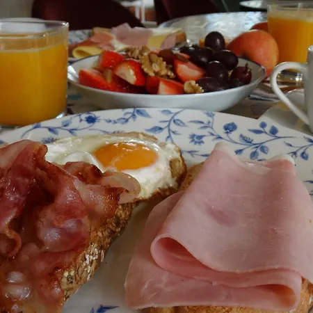 מלון Casa Dia Y Noche 2*