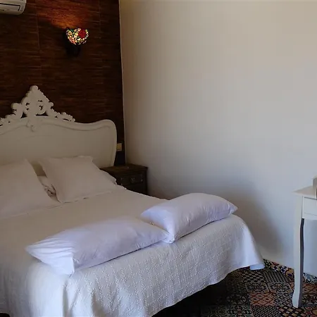 מלון Casa Dia Y Noche 2*